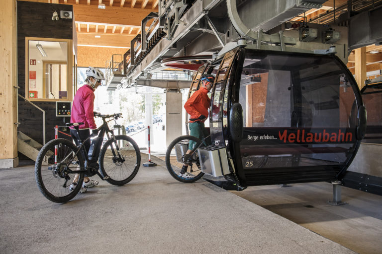 Mountainbike-Transport-mit-der-Mellaubahn